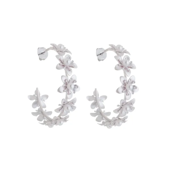 Brinco de Argola Flor Lírio Prata e Pérolas