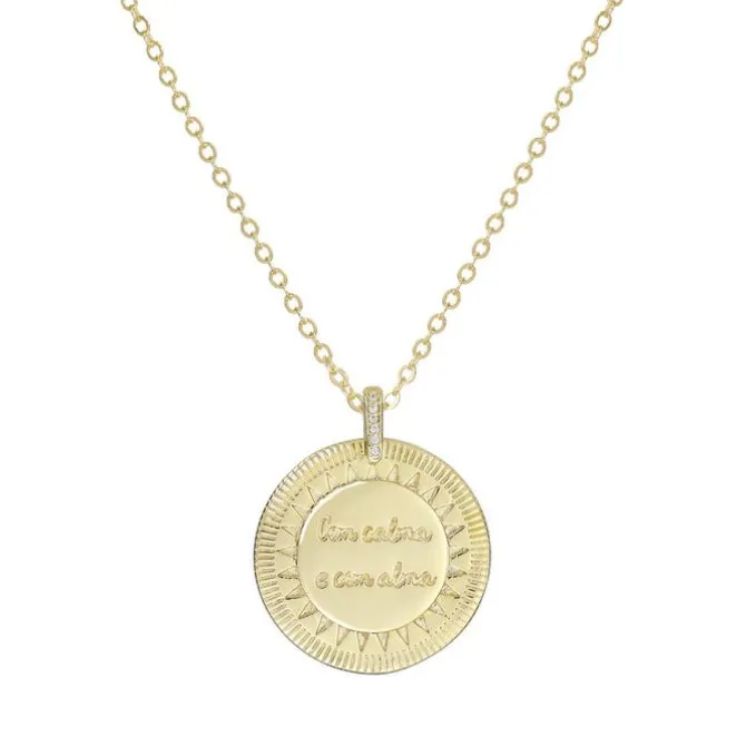 Colar Longo Medalha Vintage com Calma e com Alma Folheado a Ouro 18k