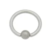 Piercing de Furo Piuka Argola Captive 8mm Liah Prata